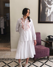 Load image into Gallery viewer, JOD 90.00 - Carnation 1 {RAMALLAH}